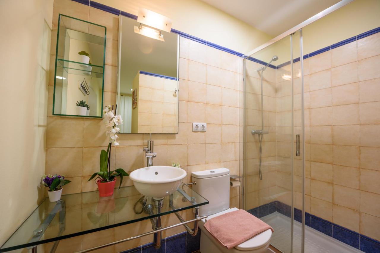 Ramblasrentals Chic & Spacious Flat Pool Table 15M Ramblas - Parking - Wifi Barcelona Kültér fotó