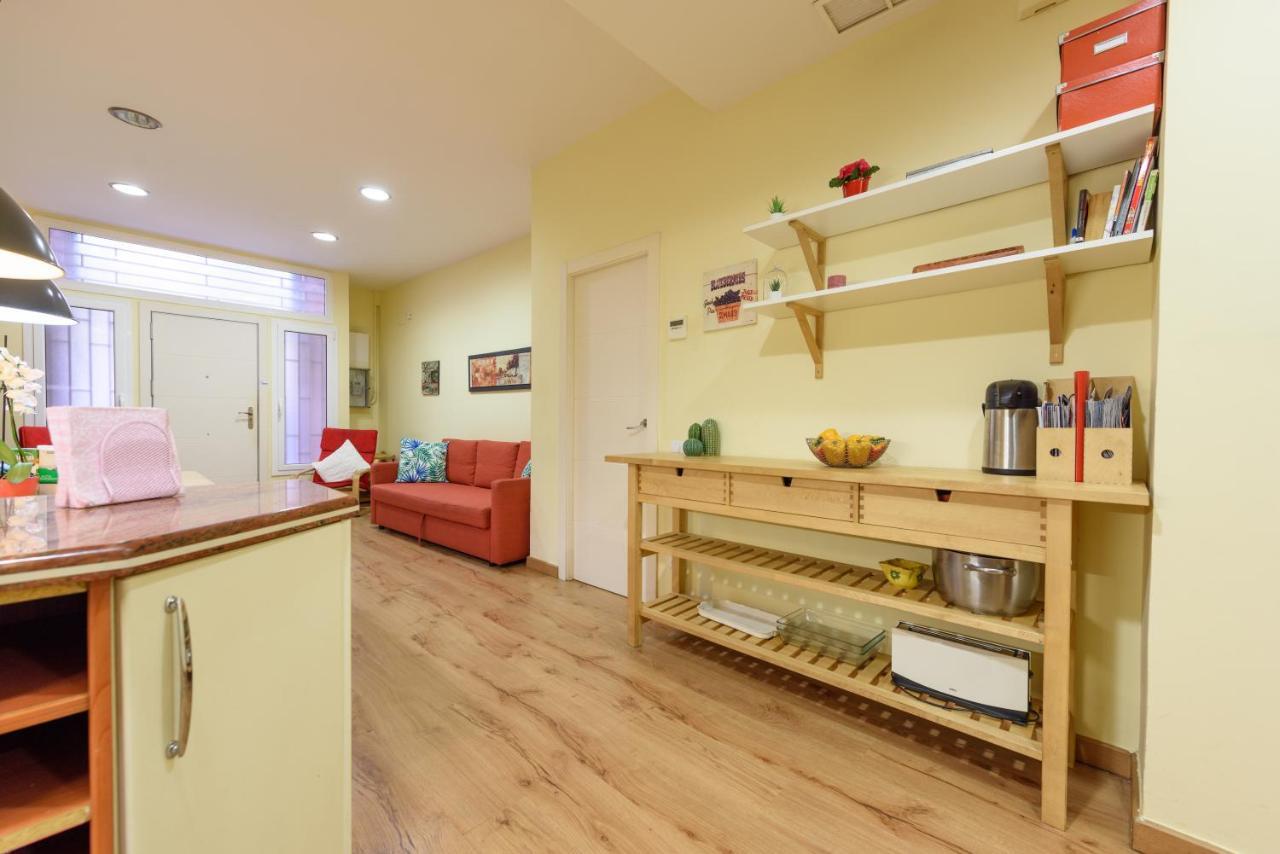 Ramblasrentals Chic & Spacious Flat Pool Table 15M Ramblas - Parking - Wifi Barcelona Kültér fotó